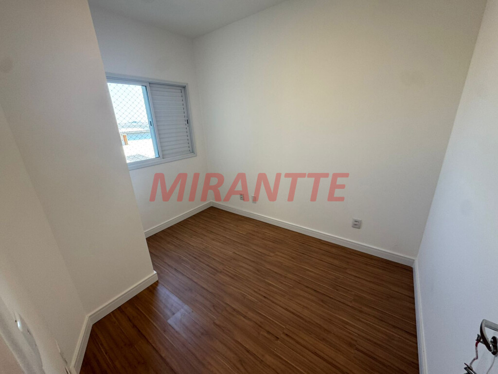 Cond. fechado de 157m² com 3 quartos em Chora Menino