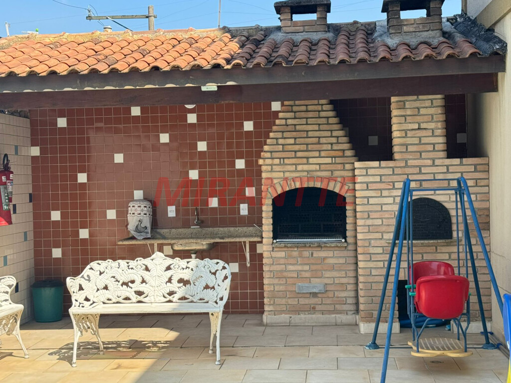 Cond. fechado de 157m² com 3 quartos em Chora Menino