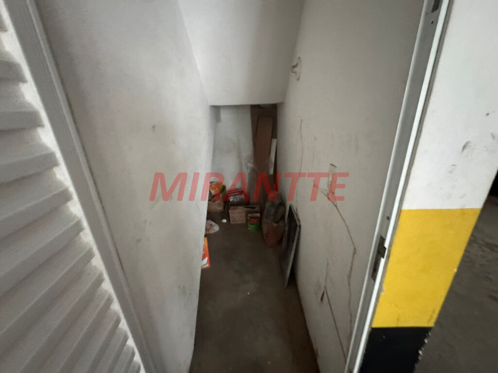 Cond. fechado de 157m² com 3 quartos em Chora Menino