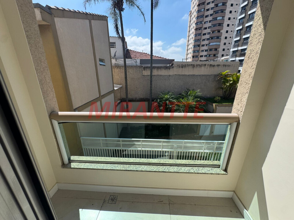 Cond. fechado de 157m² com 3 quartos em Chora Menino