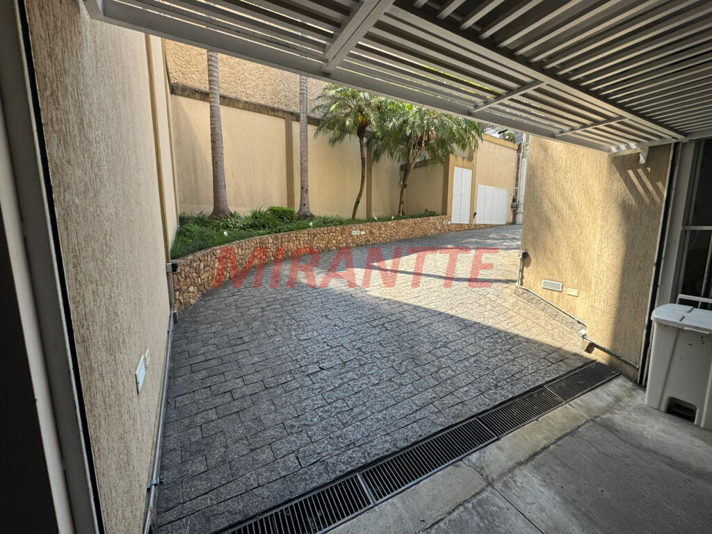 Cond. fechado de 157m² com 3 quartos em Chora Menino