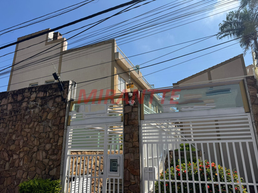 Cond. fechado de 157m² com 3 quartos em Chora Menino