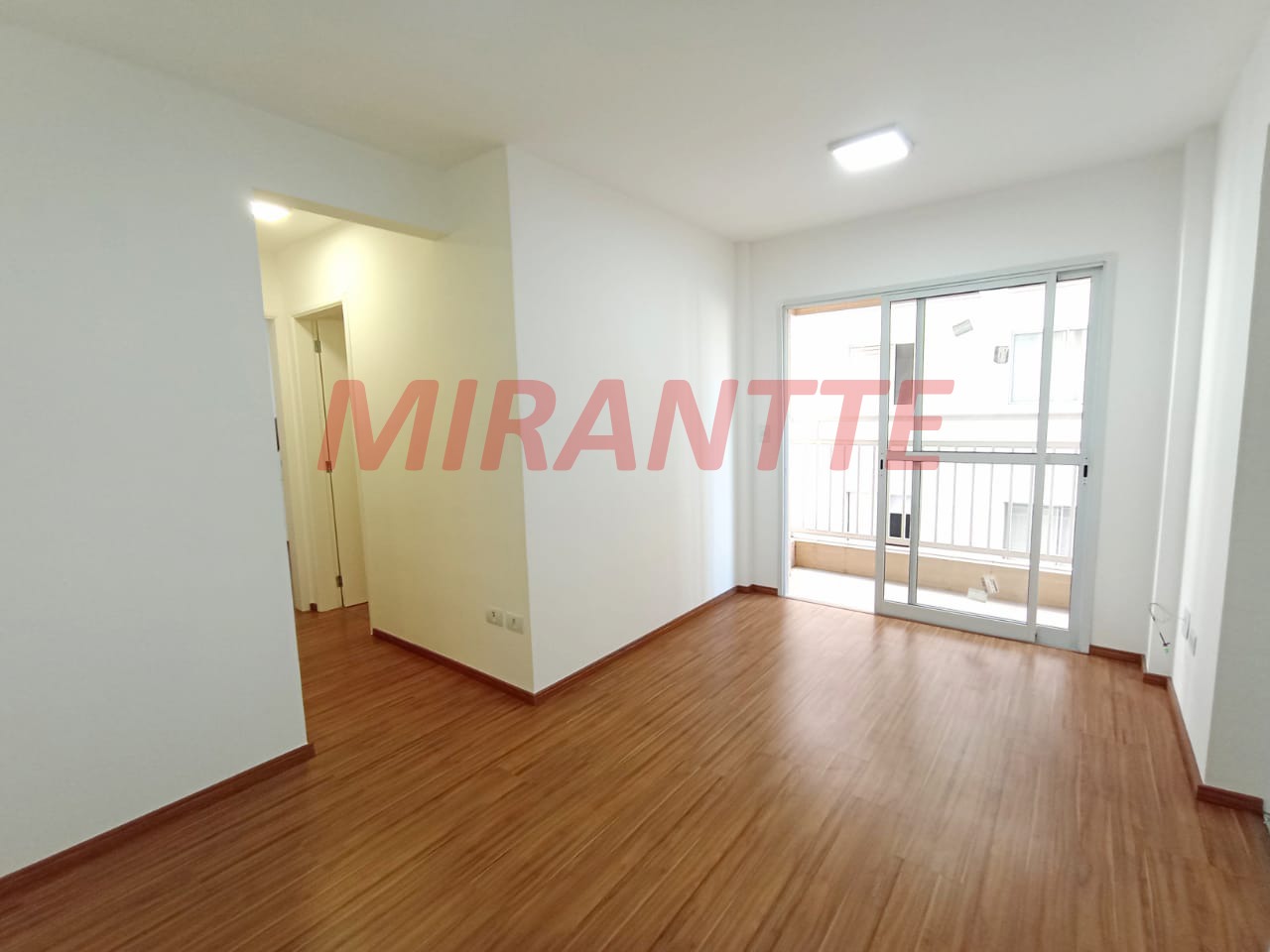 Apartamento de 50m² com 2 quartos em Vila Aurora (Zona Norte)
