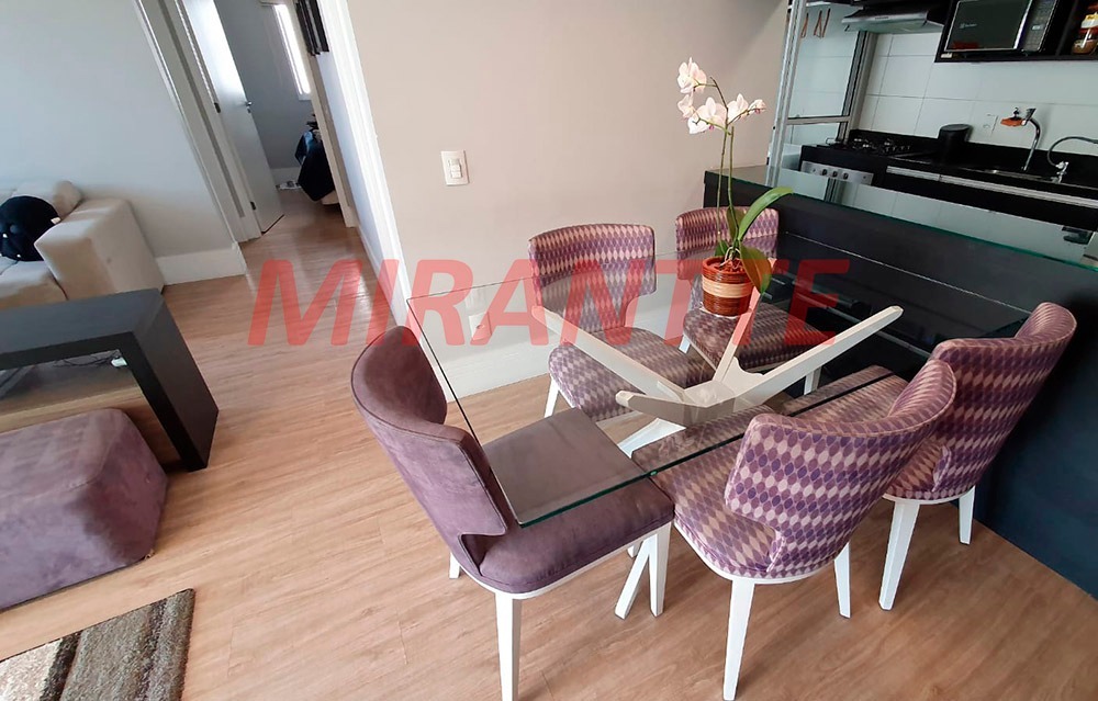 Apartamento de 50m² com 2 quartos em Parque Reboucas