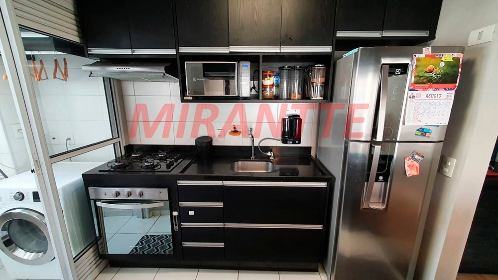 Apartamento de 50m² com 2 quartos em Parque Reboucas