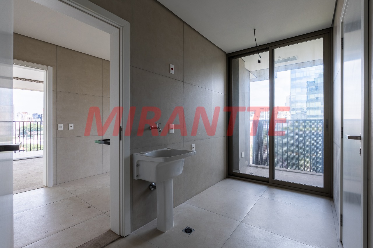Apartamento de 231m² com 3 quartos em Vila Olimpia