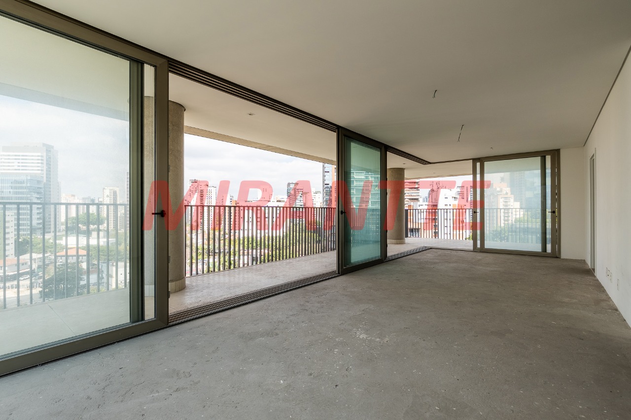 Apartamento de 231m² com 3 quartos em Vila Olimpia