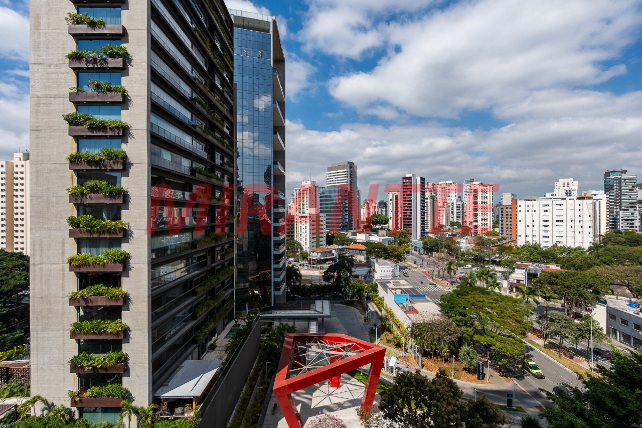 Apartamento de 231m² com 3 quartos em Vila Olimpia
