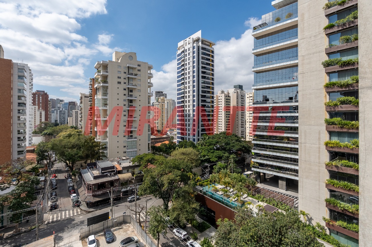 Apartamento de 231m² com 3 quartos em Vila Olimpia