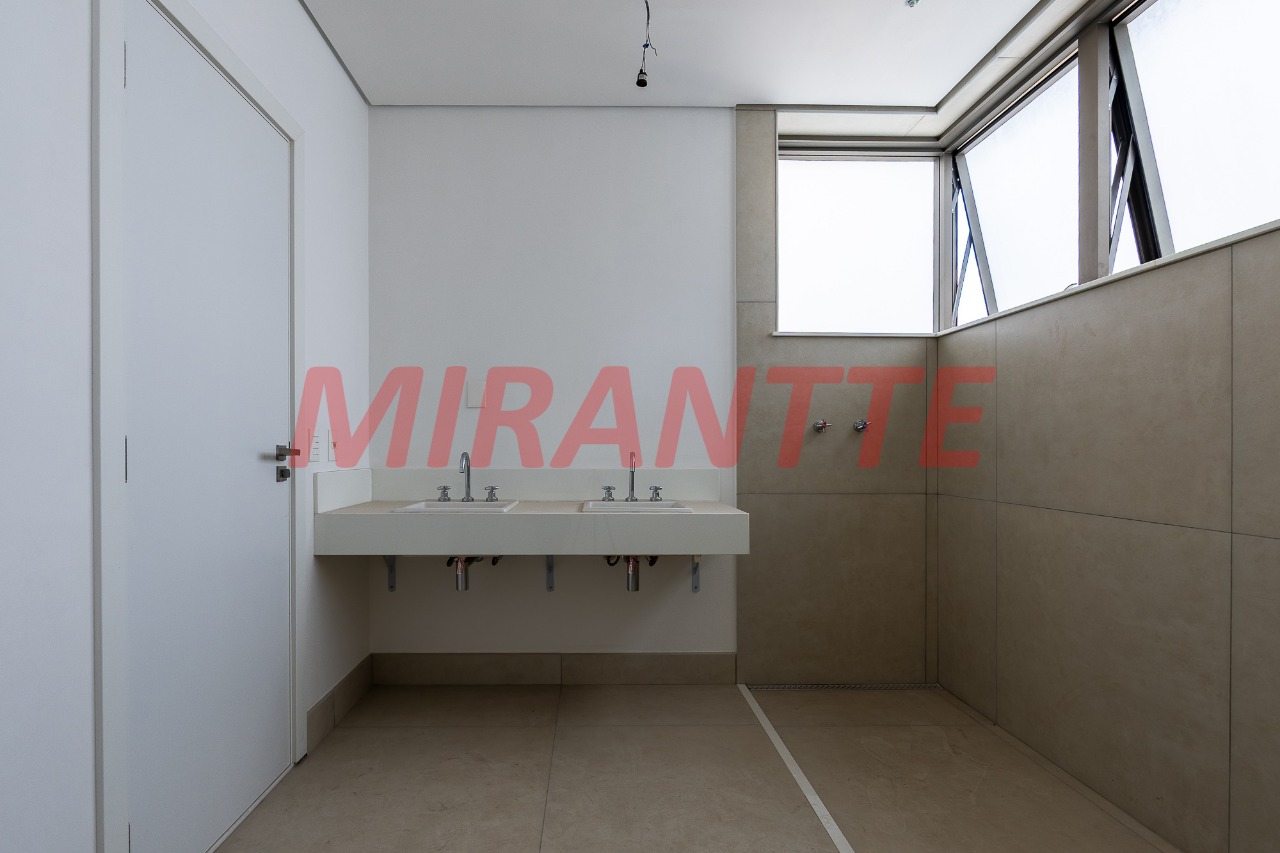Apartamento de 231m² com 3 quartos em Vila Olimpia