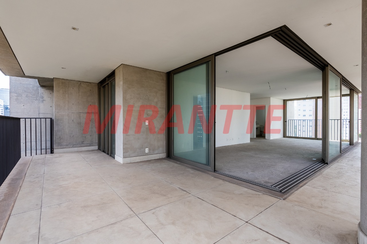 Apartamento de 231m² com 3 quartos em Vila Olimpia