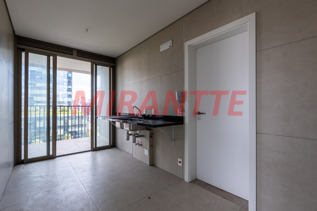 Apartamento de 231m² com 3 quartos em Vila Olimpia
