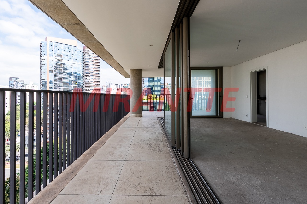 Apartamento de 231m² com 3 quartos em Vila Olimpia