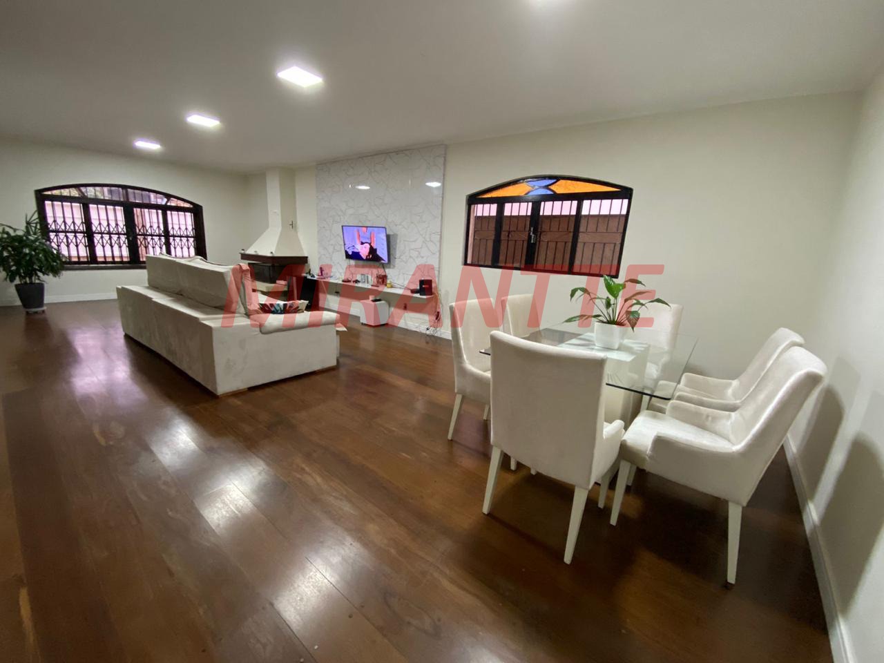 Sobrado de 316m² com 4 quartos em Palmas Do Tremembé