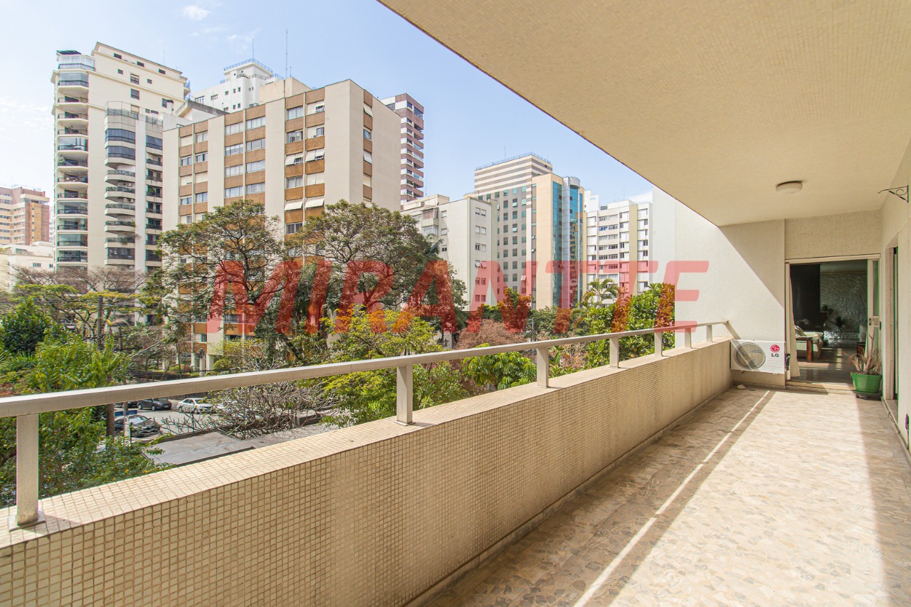 Apartamento de 452m² com 4 quartos em Higienópolis