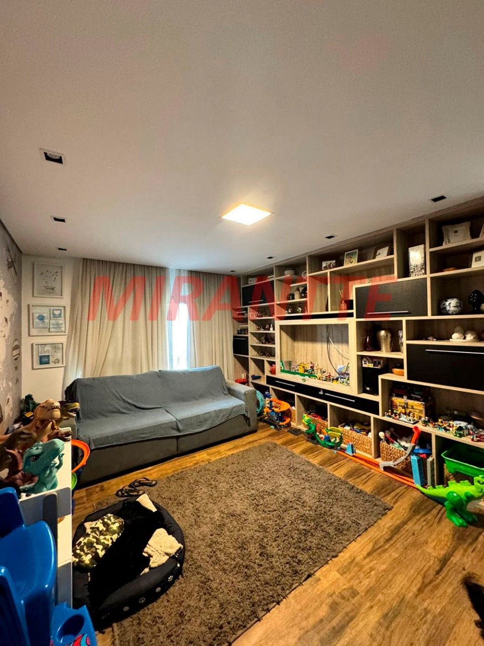 Sobrado de 221m² com 3 quartos em Vila Mazzei