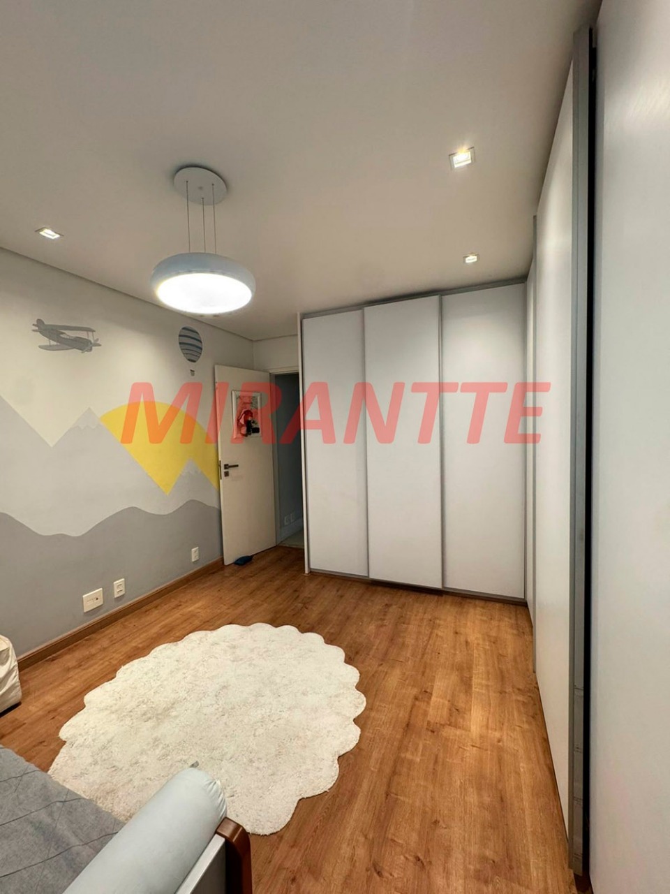 Sobrado de 221m² com 3 quartos em Vila Mazzei