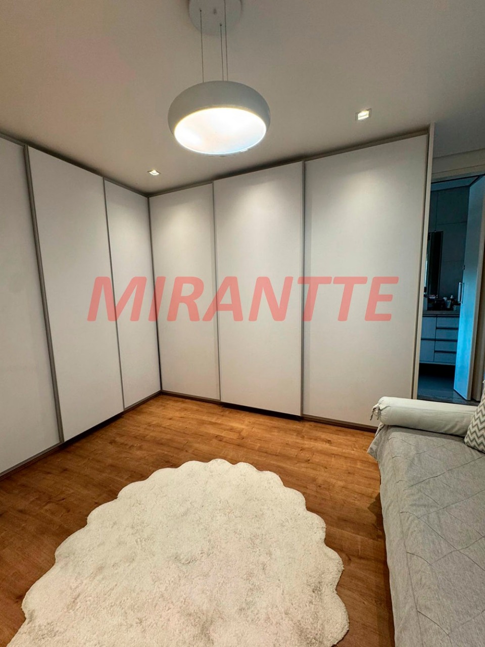 Sobrado de 221m² com 3 quartos em Vila Mazzei