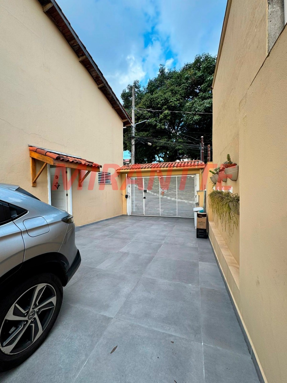 Sobrado de 221m² com 3 quartos em Vila Mazzei