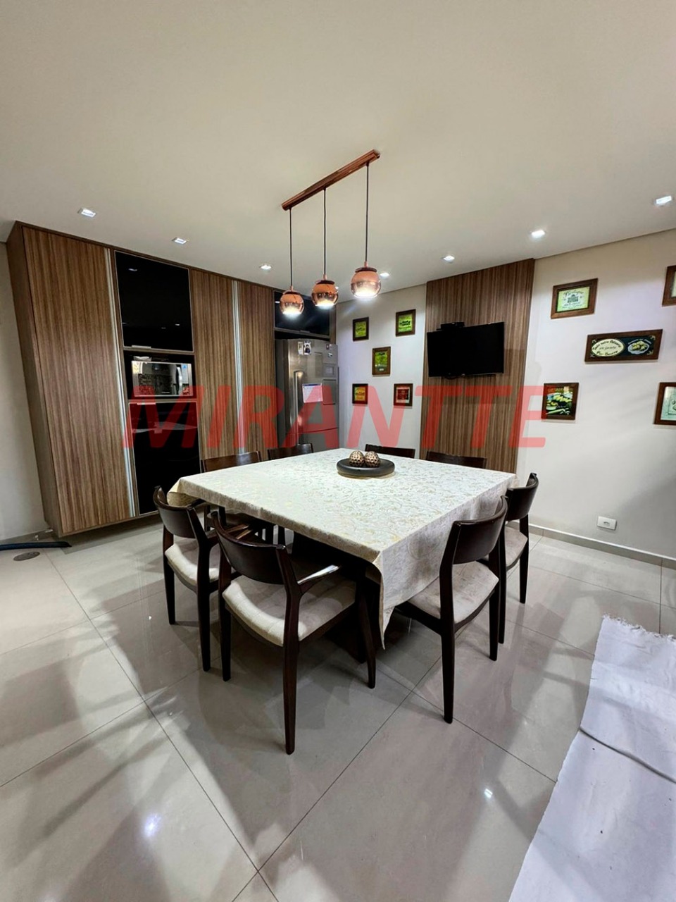 Sobrado de 221m² com 3 quartos em Vila Mazzei