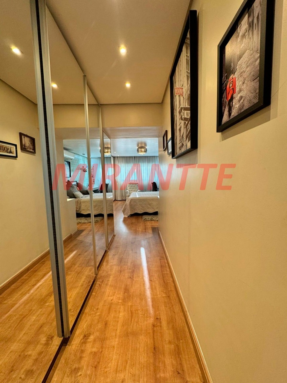 Sobrado de 221m² com 3 quartos em Vila Mazzei