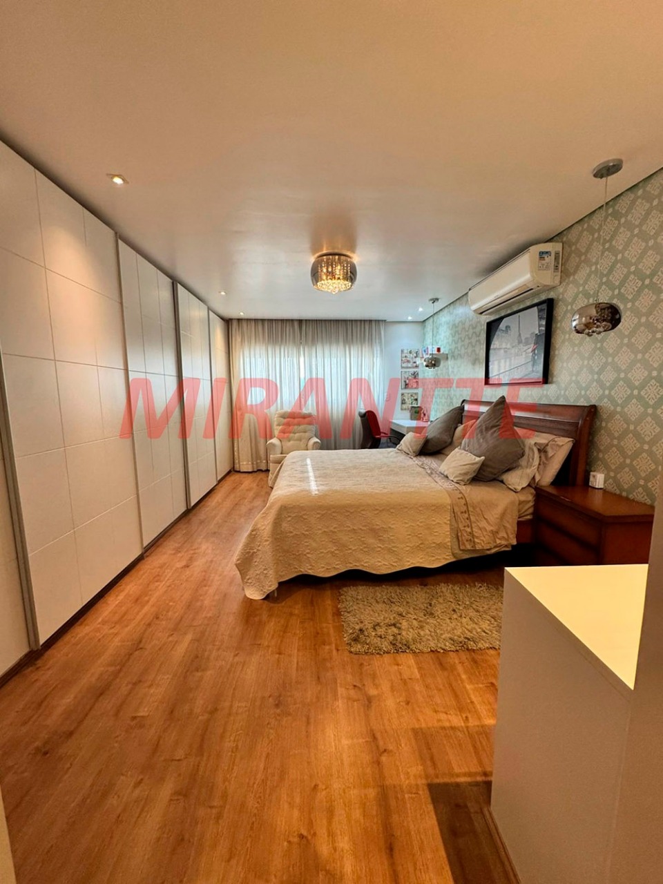 Sobrado de 221m² com 3 quartos em Vila Mazzei