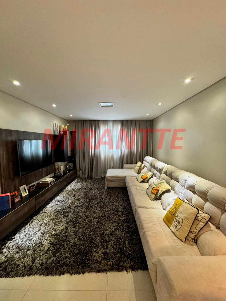 Sobrado de 221m² com 3 quartos em Vila Mazzei