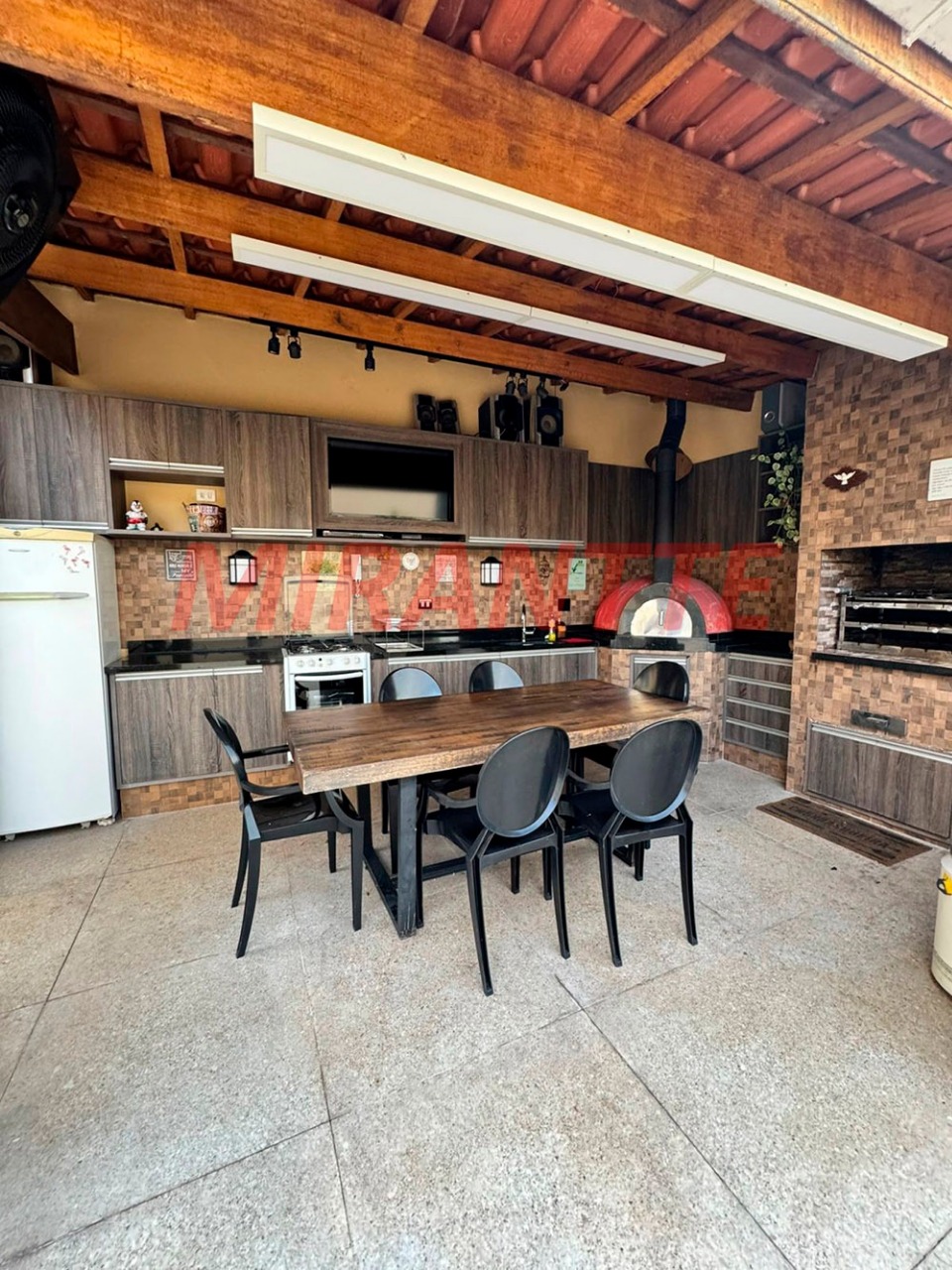 Sobrado de 221m² com 3 quartos em Vila Mazzei