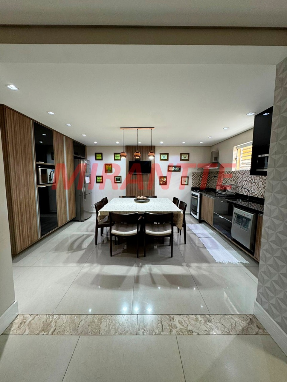 Sobrado de 221m² com 3 quartos em Vila Mazzei
