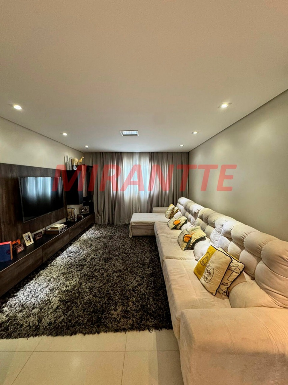 Sobrado de 221m² com 3 quartos em Vila Mazzei