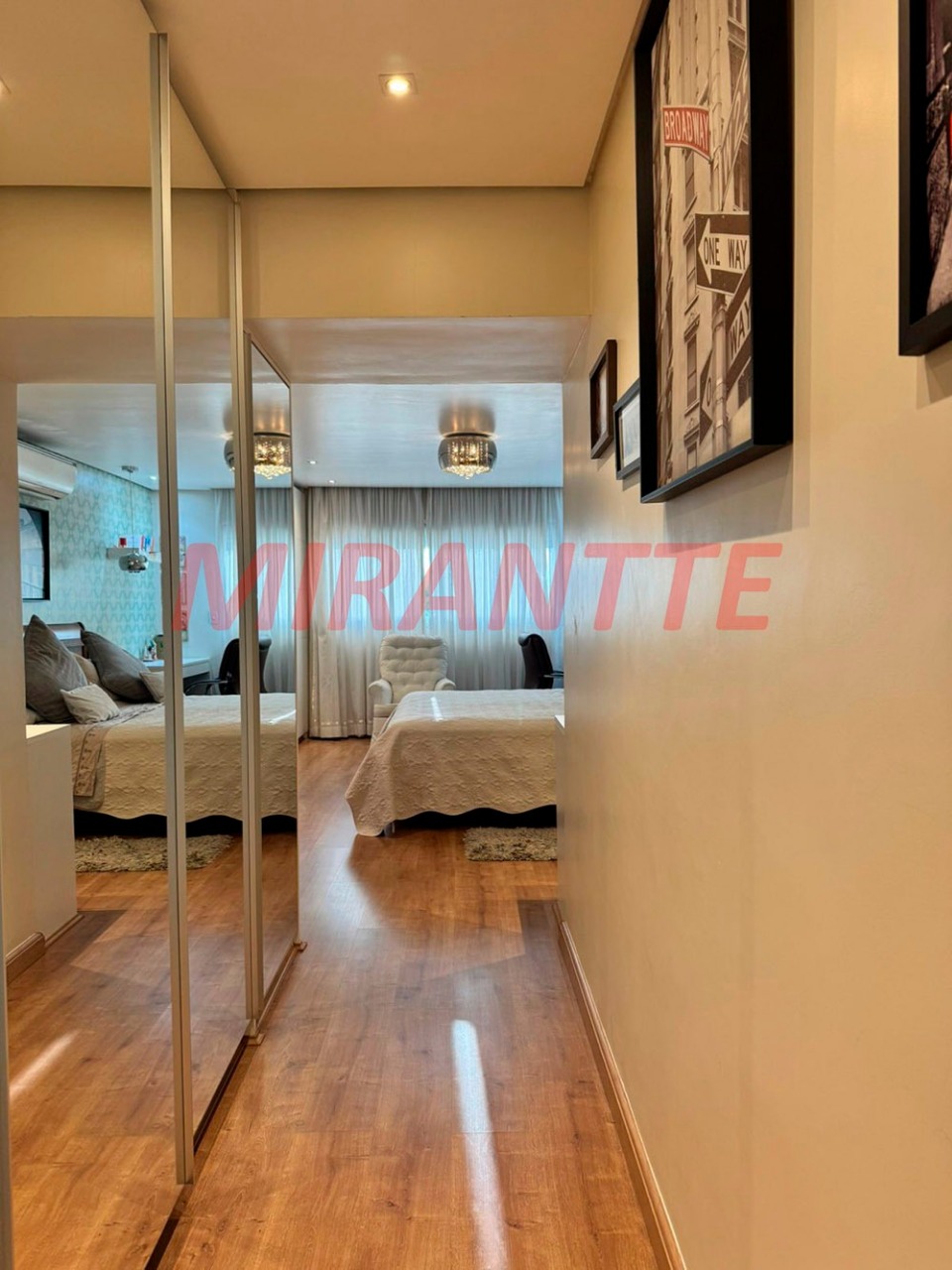 Sobrado de 221m² com 3 quartos em Vila Mazzei