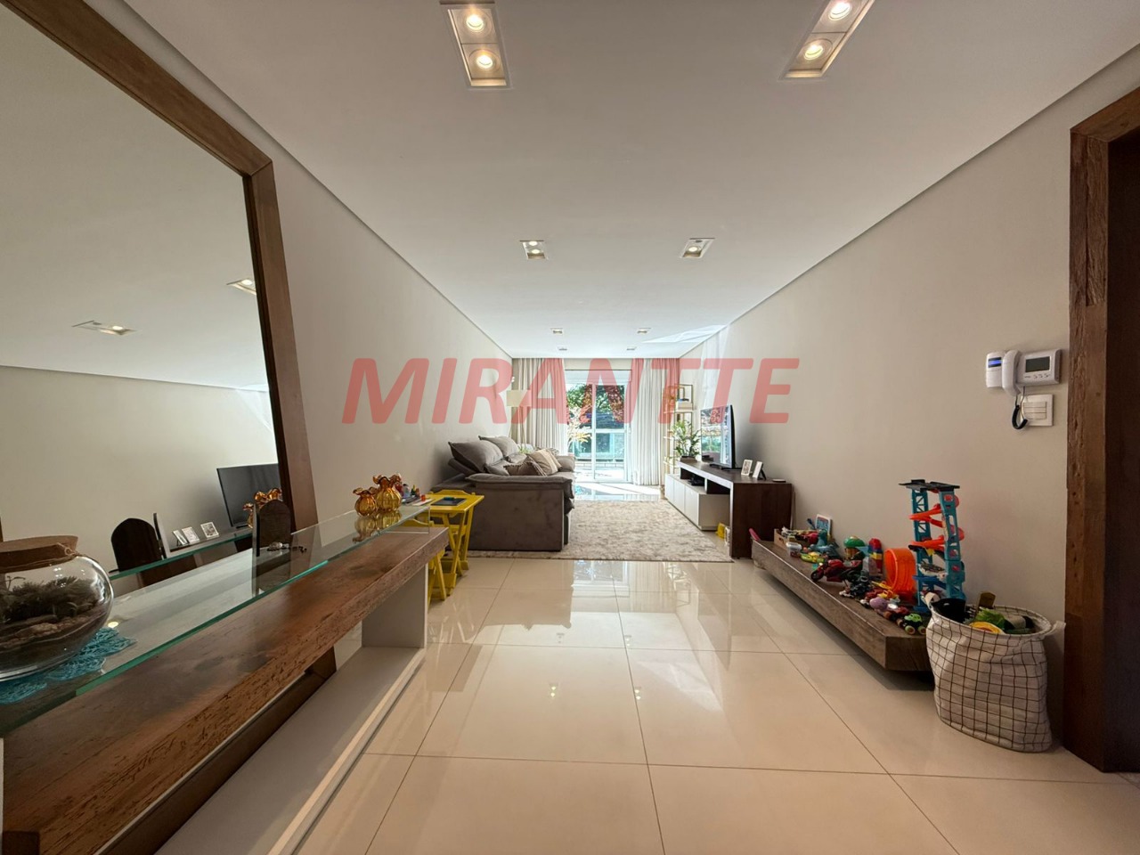 Sobrado de 217m² com 3 quartos em Vila Pereira Cerca