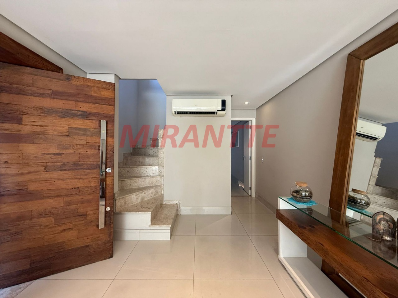 Sobrado de 217m² com 3 quartos em Vila Pereira Cerca