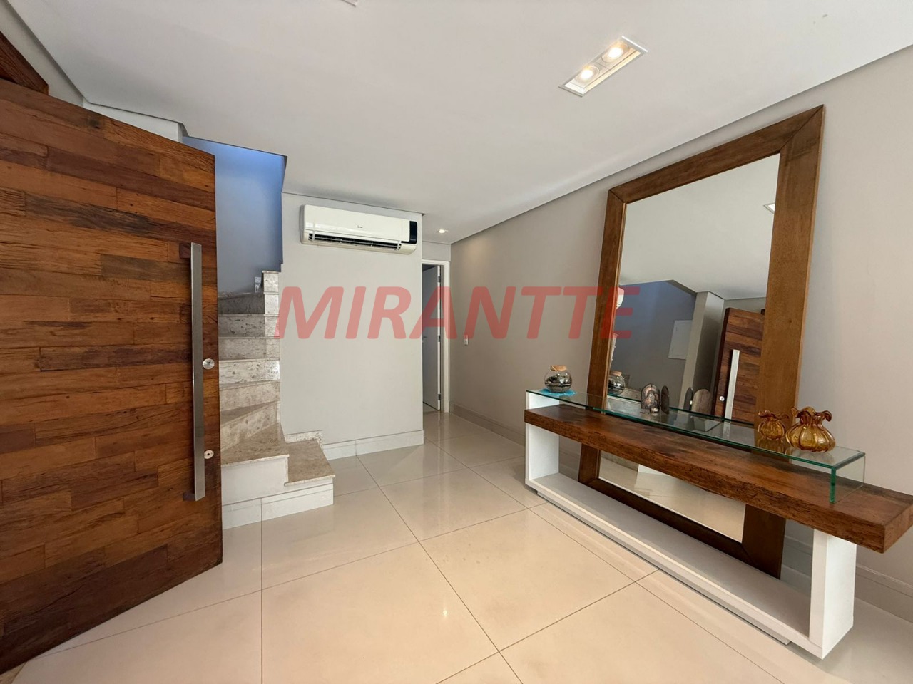 Sobrado de 217m² com 3 quartos em Vila Pereira Cerca
