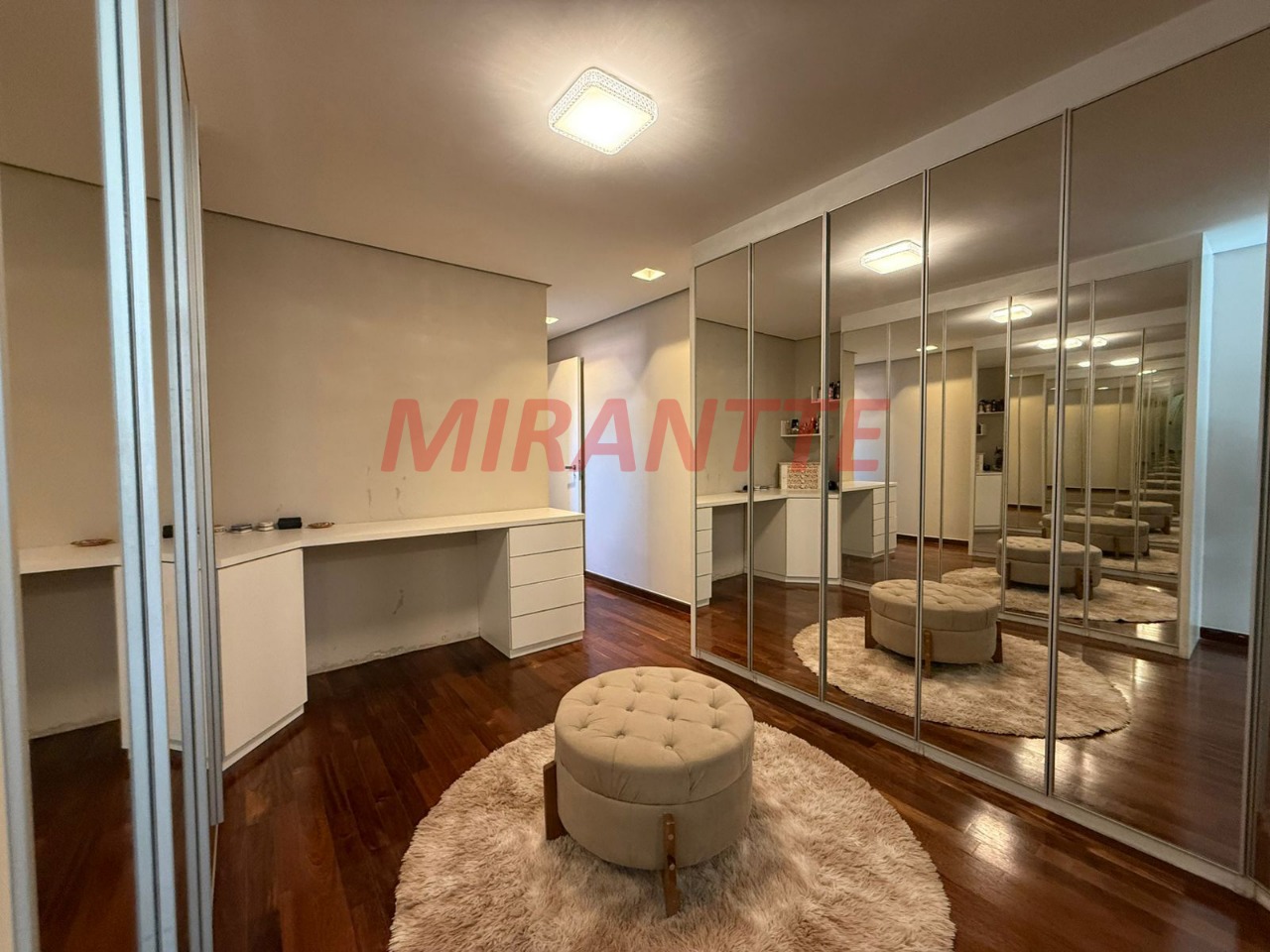 Sobrado de 217m² com 3 quartos em Vila Pereira Cerca