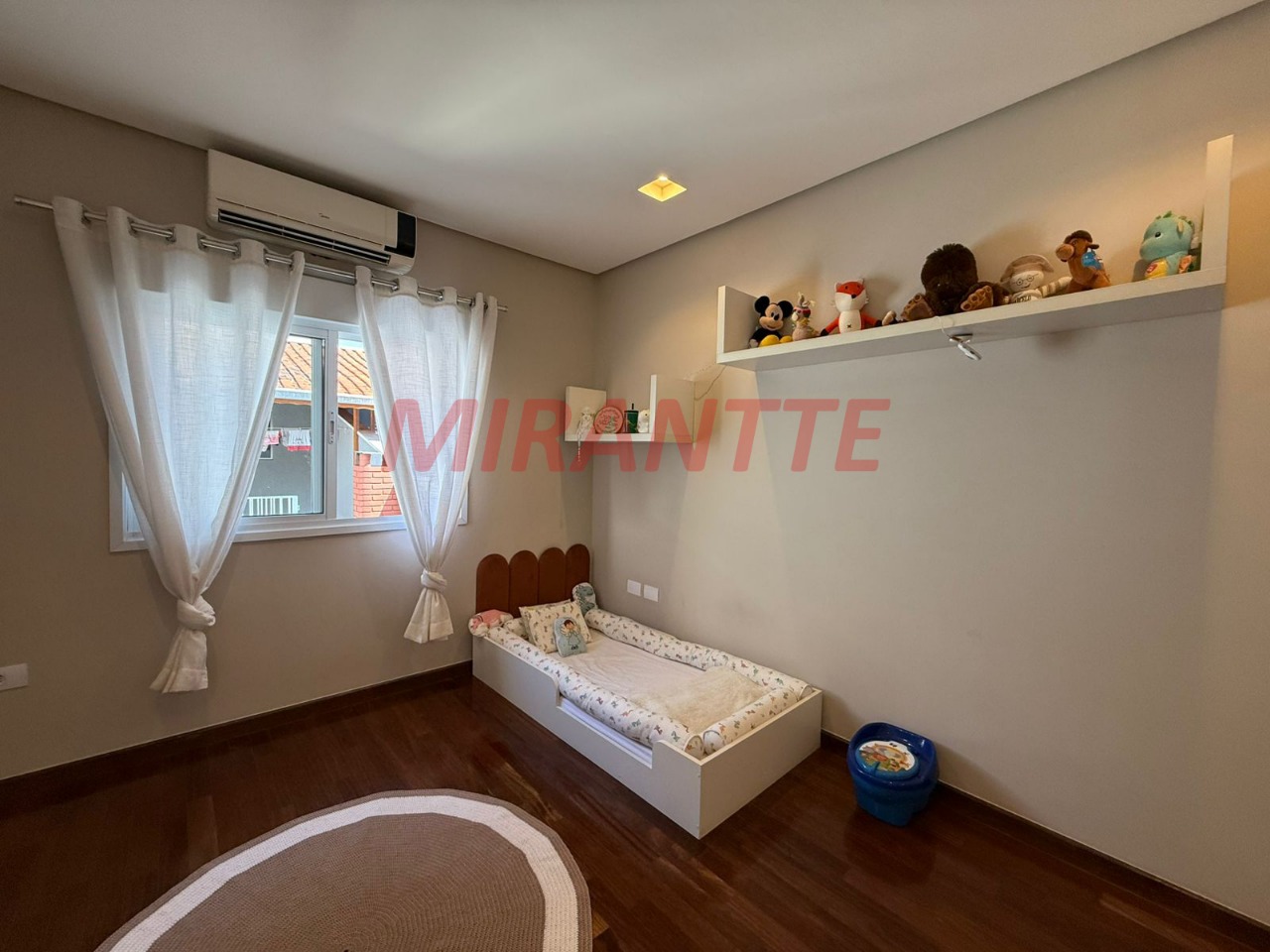 Sobrado de 217m² com 3 quartos em Vila Pereira Cerca