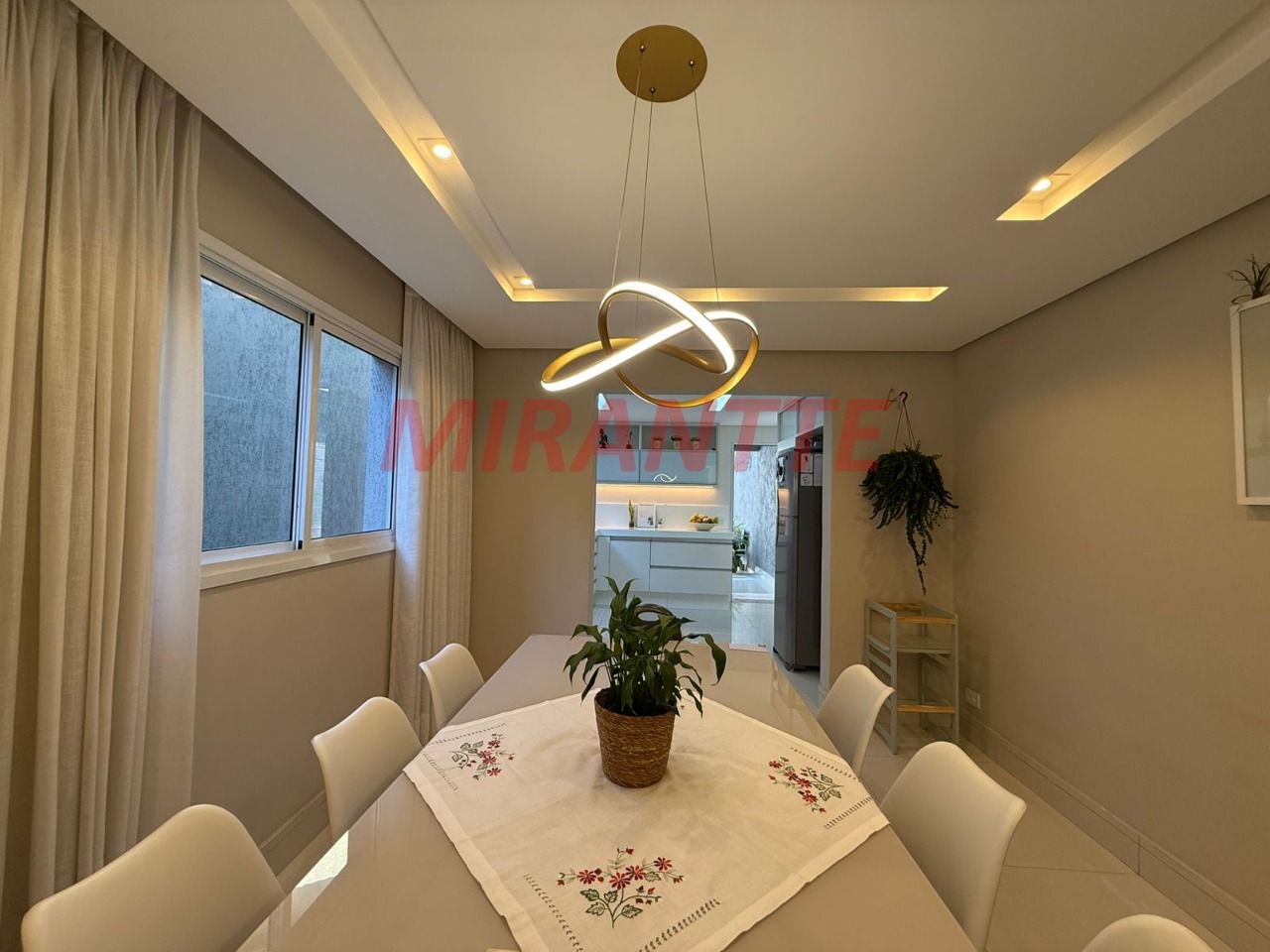 Sobrado de 217m² com 3 quartos em Vila Pereira Cerca
