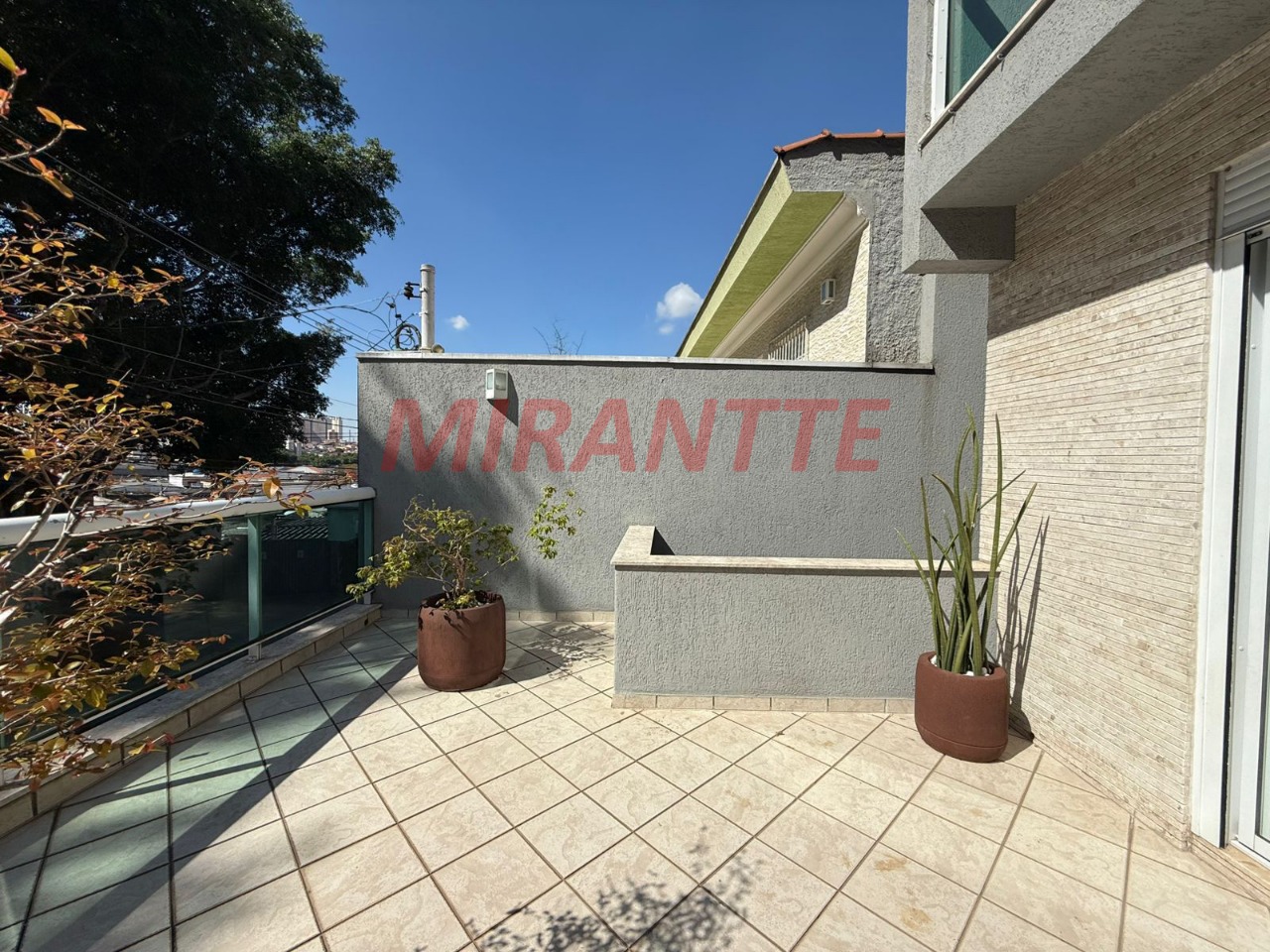 Sobrado de 217m² com 3 quartos em Vila Pereira Cerca