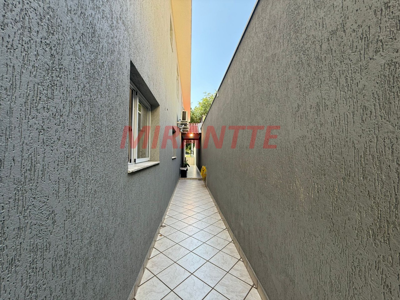 Sobrado de 217m² com 3 quartos em Vila Pereira Cerca