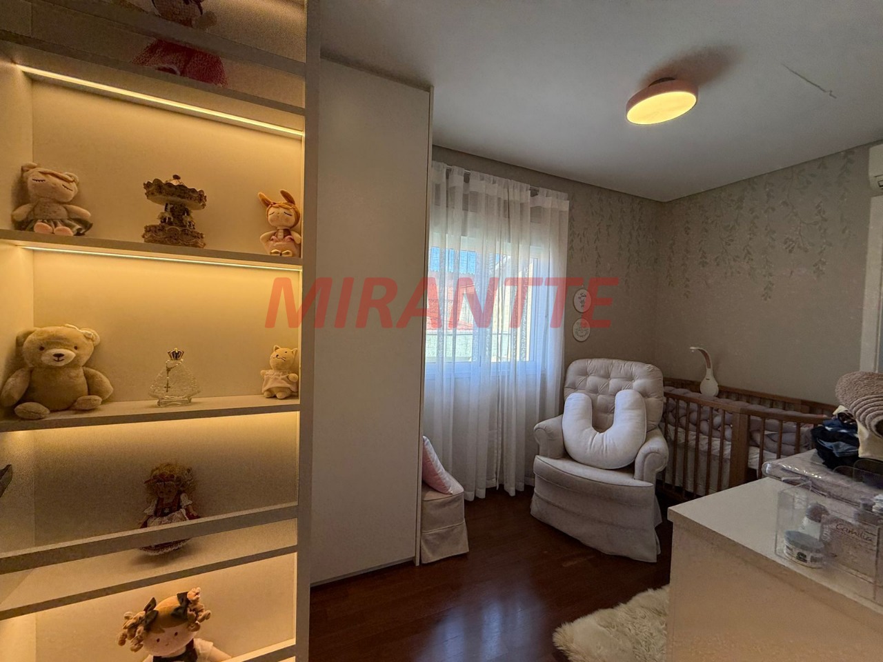Sobrado de 217m² com 3 quartos em Vila Pereira Cerca