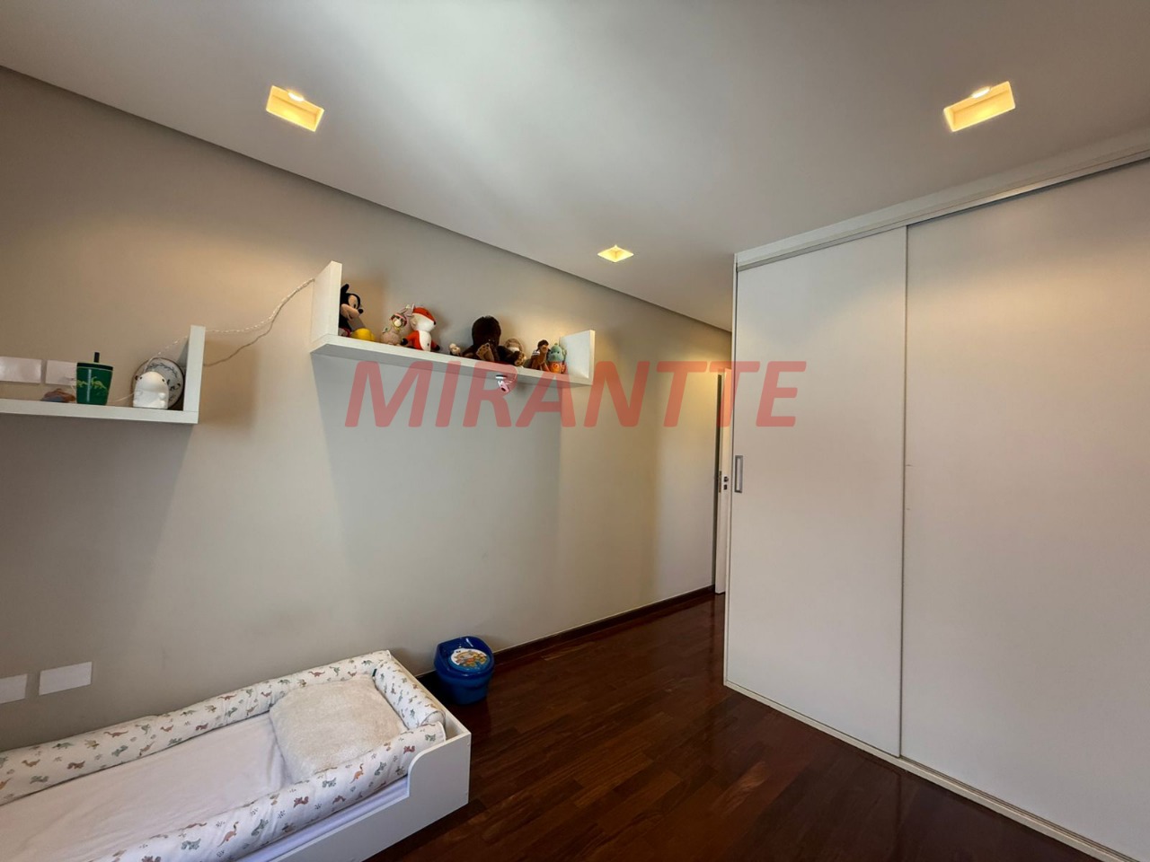 Sobrado de 217m² com 3 quartos em Vila Pereira Cerca