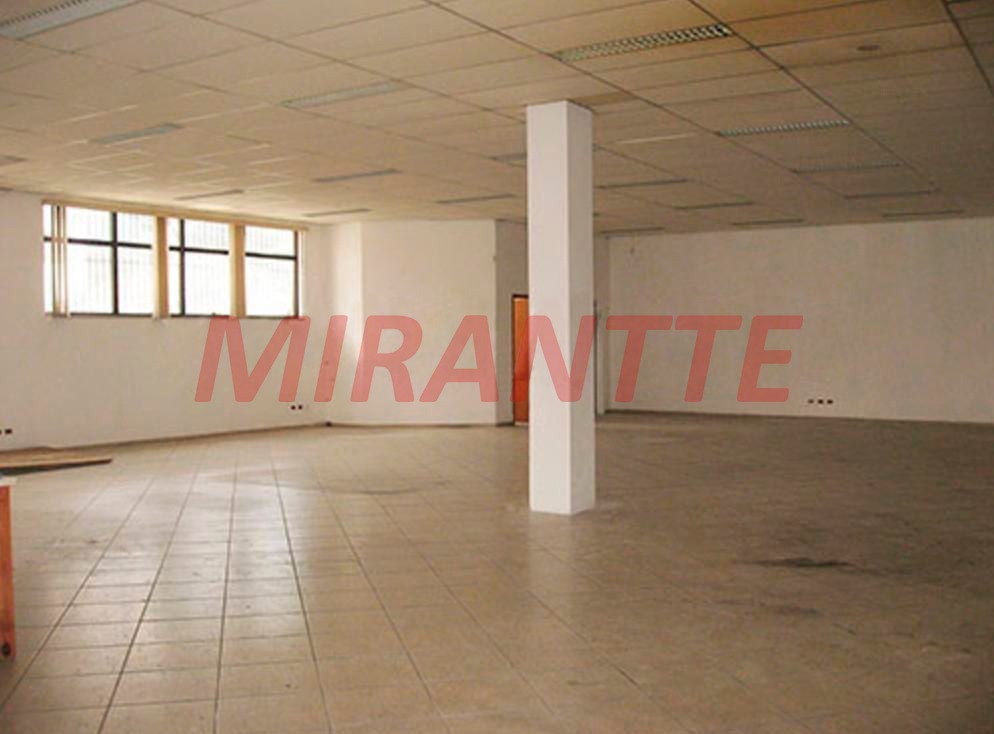 Comercial de 710m² em Santana