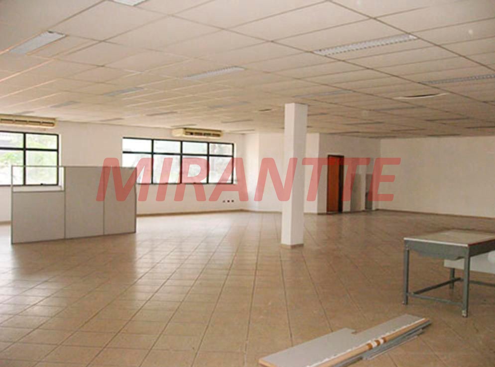 Comercial de 710m² em Santana