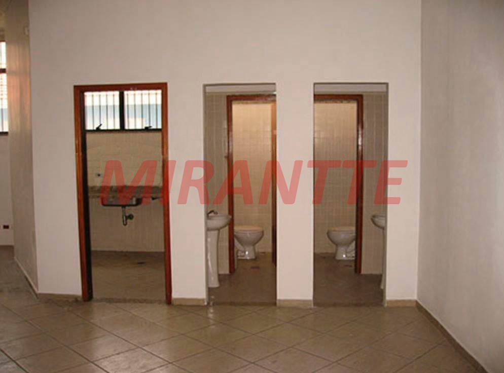 Comercial de 710m² em Santana