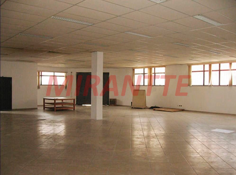 Comercial de 710m² em Santana