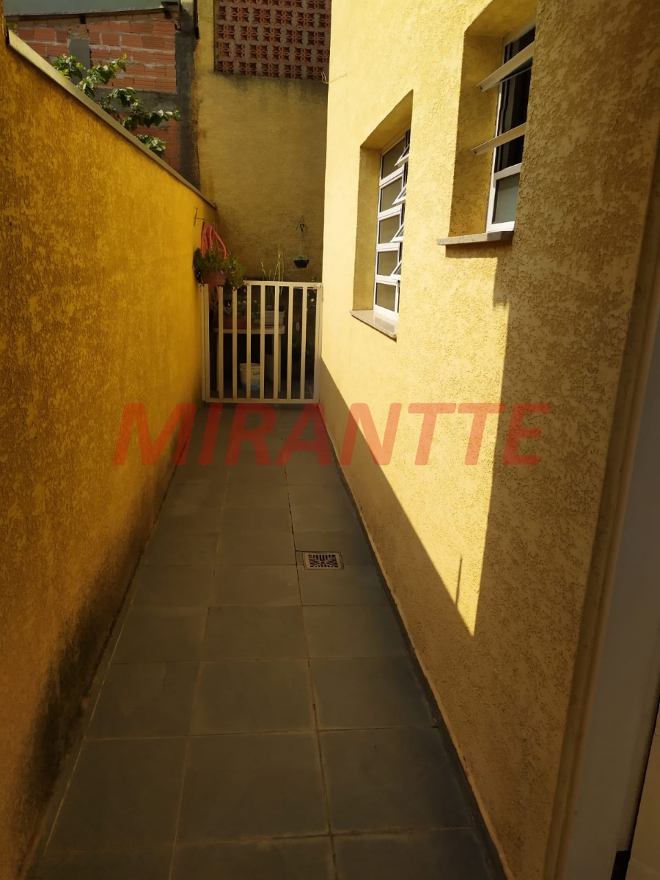 Sobrado de 150m² com 3 quartos em Conjunto Residencial Jardim Canaa
