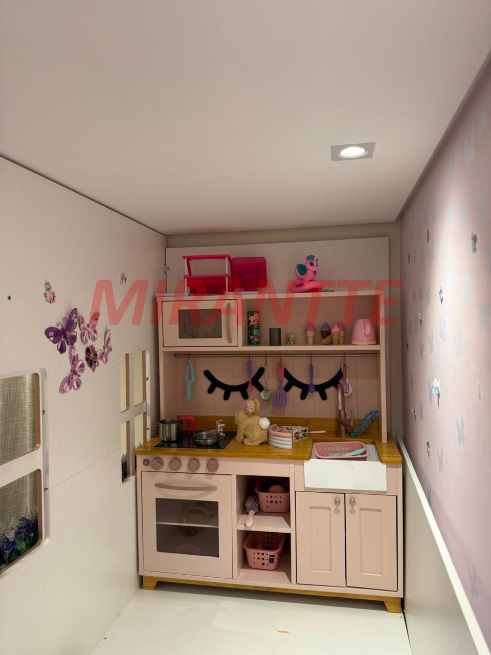 Apartamento de 147m² com 3 quartos em Água Fria