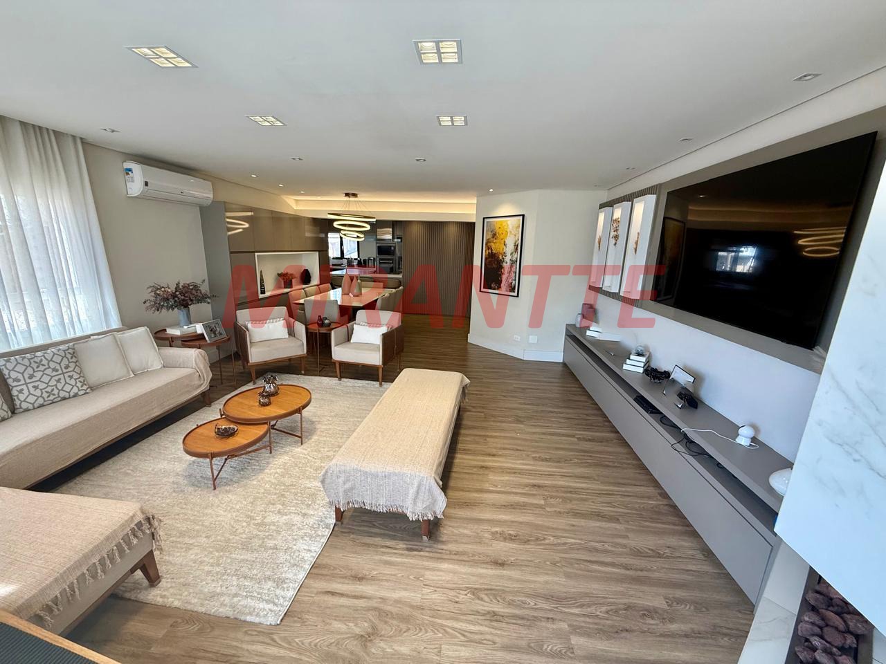 Apartamento de 147m² com 3 quartos em Água Fria