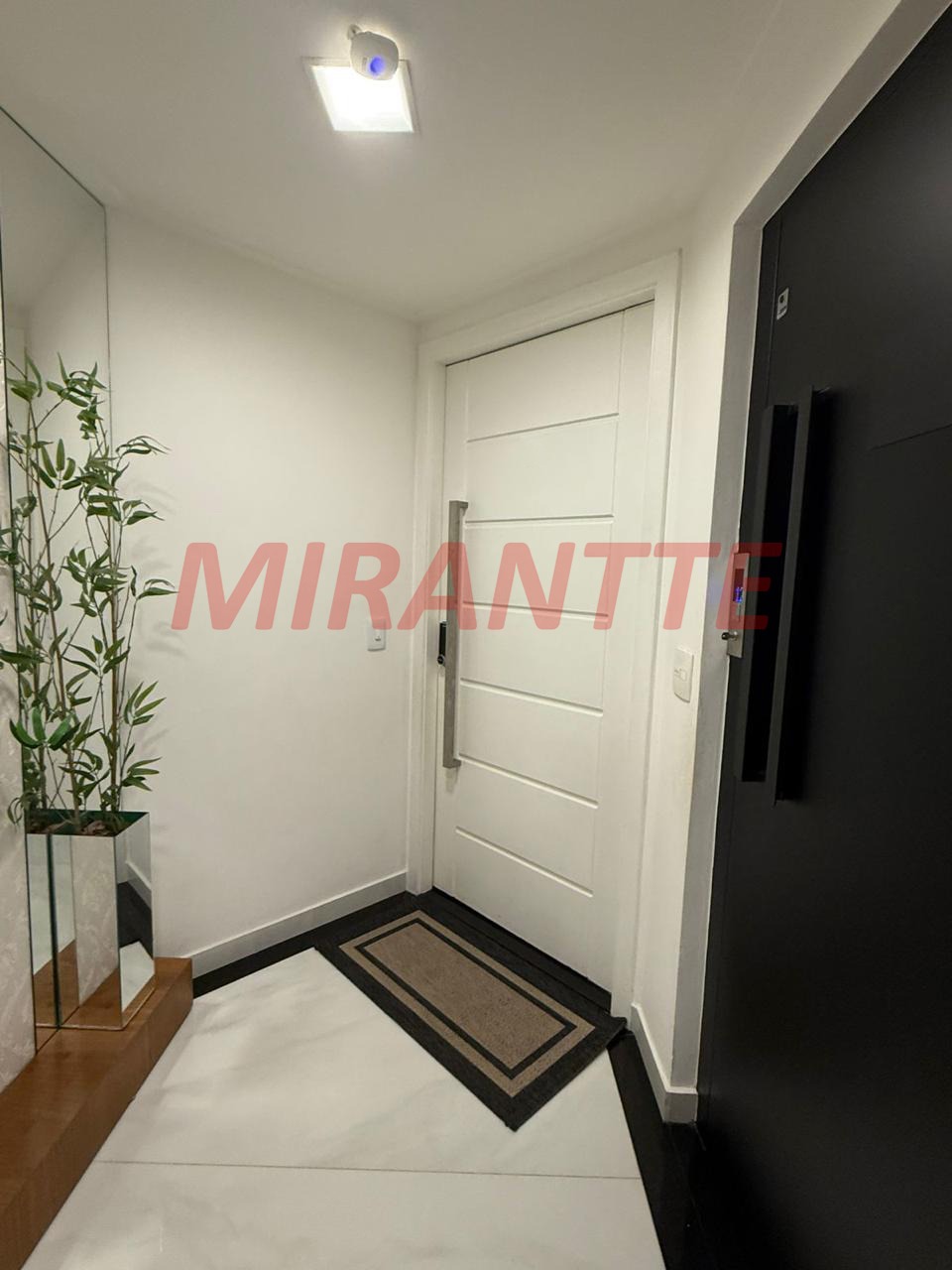 Apartamento de 147m² com 3 quartos em Água Fria