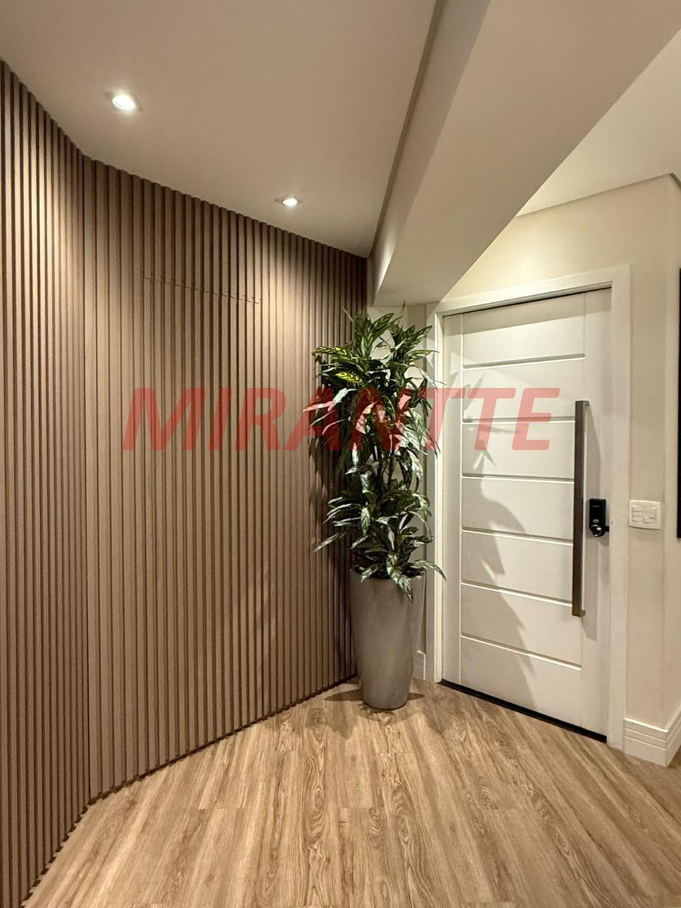 Apartamento de 147m² com 3 quartos em Água Fria